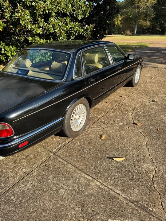 1996 Jaguar X300 XJ - Image 2 of 9