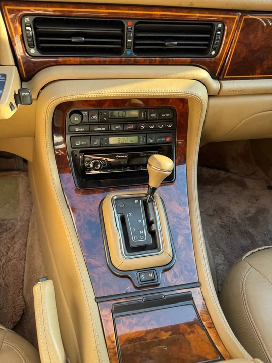 1996 Jaguar X300 XJ - Image 8 of 9