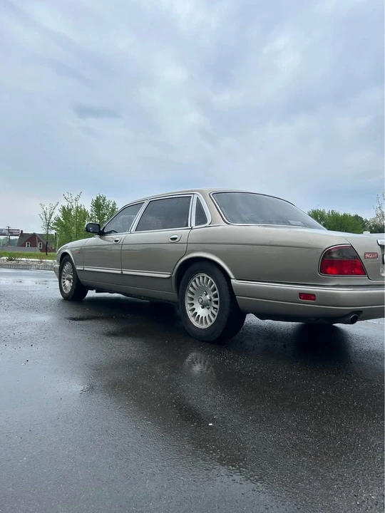 1996 Jaguar X300 XJ - Image 3 of 10