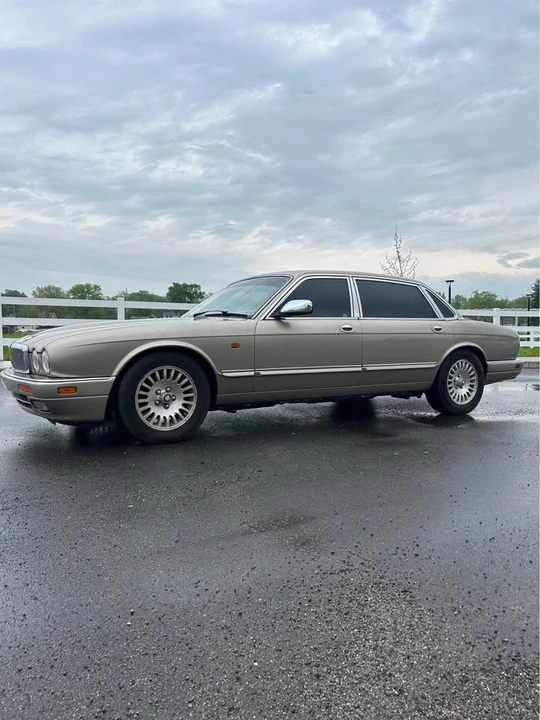 1996 Jaguar X300 XJ - Image 2 of 10