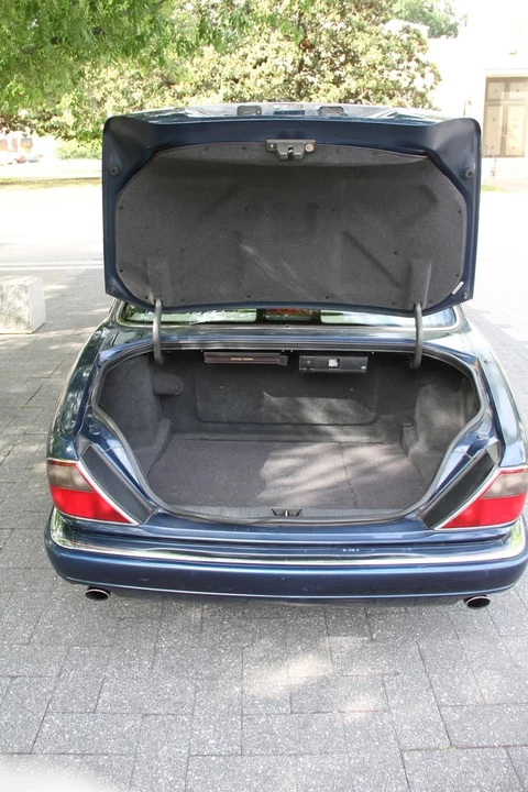 1996 Jaguar X300 XJ - Image 8 of 20