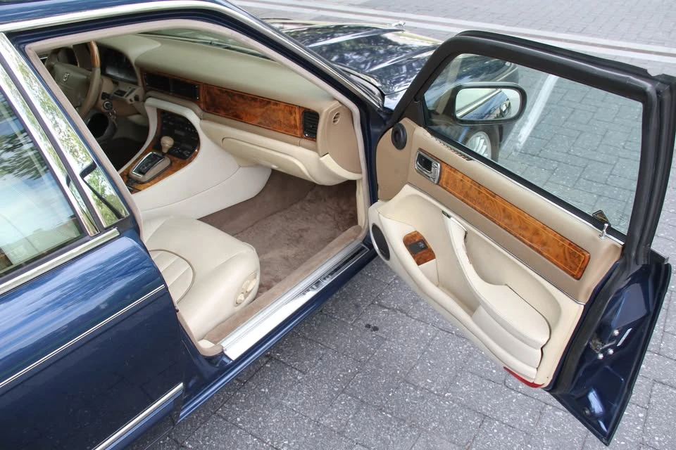 1996 Jaguar X300 XJ - Image 13 of 20