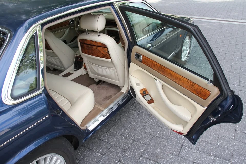 1996 Jaguar X300 XJ - Image 14 of 20