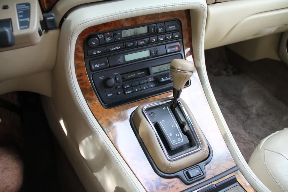1996 Jaguar X300 XJ - Image 9 of 20