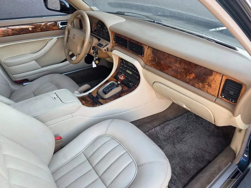 1996 Jaguar X300 XJ - Image 10 of 19
