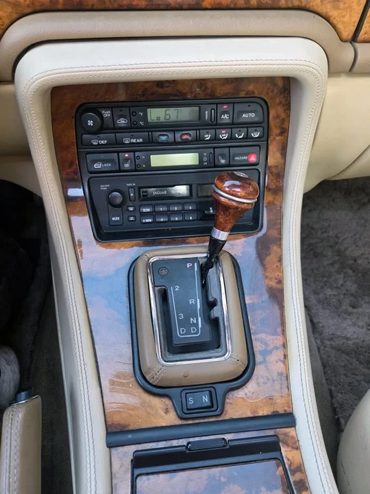 1996 Jaguar X300 XJ - Image 17 of 19
