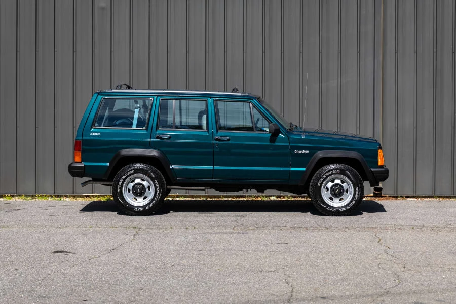 1996 Jeep XJ Cherokee - Image 10 of 28