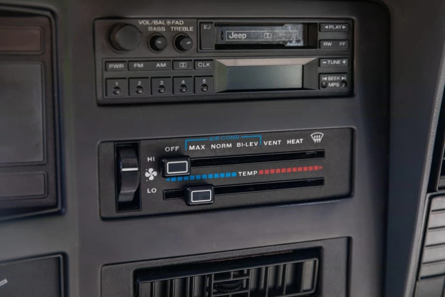 1996 Jeep XJ Cherokee - Image 22 of 28