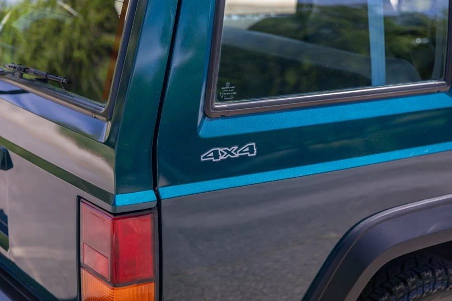 1996 Jeep XJ Cherokee - Image 14 of 28