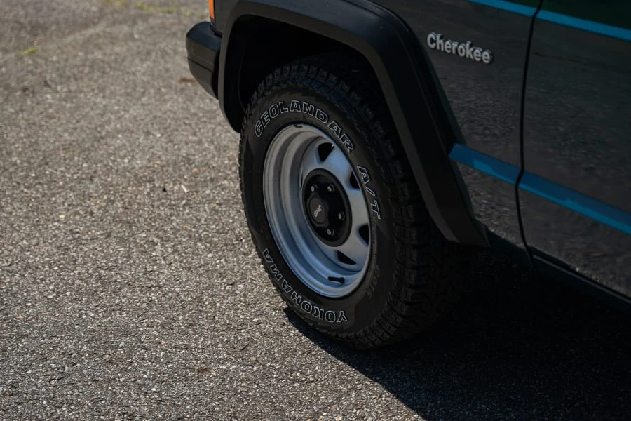 1996 Jeep XJ Cherokee - Image 11 of 28