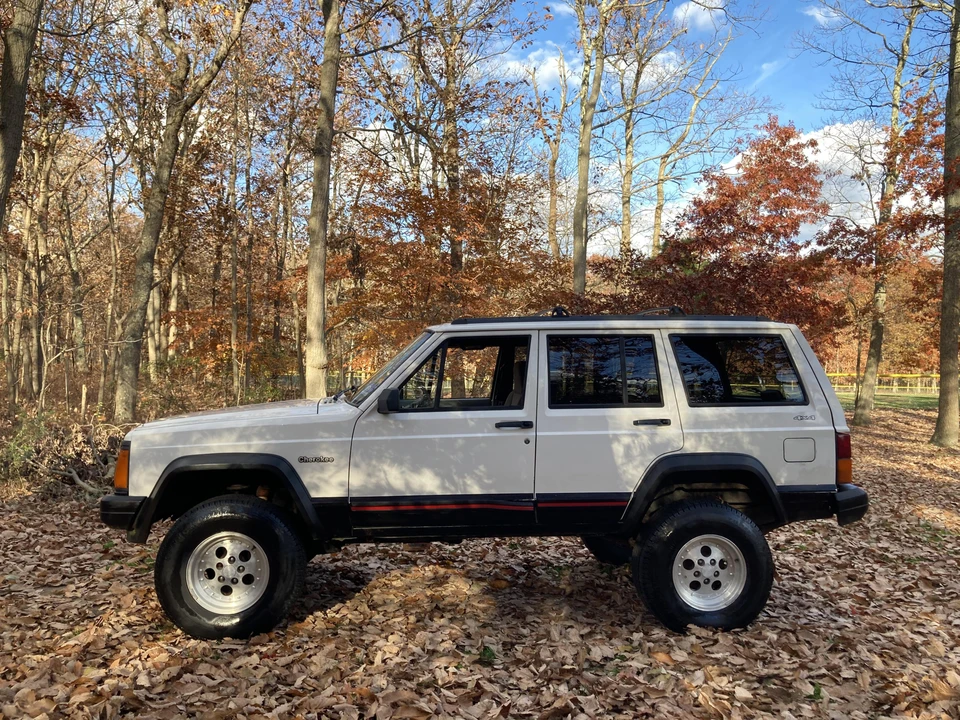 1996 Jeep XJ Cherokee - Image 14 of 31