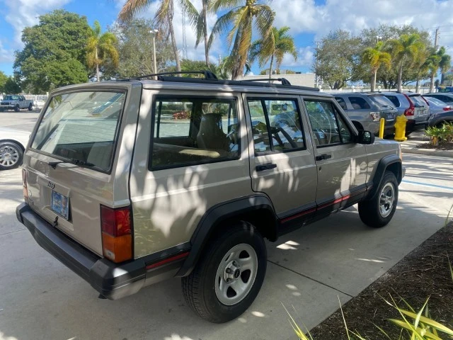 1996 Jeep XJ Cherokee - Image 8 of 22