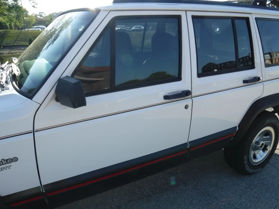 1996 Jeep XJ Cherokee - Image 8 of 21