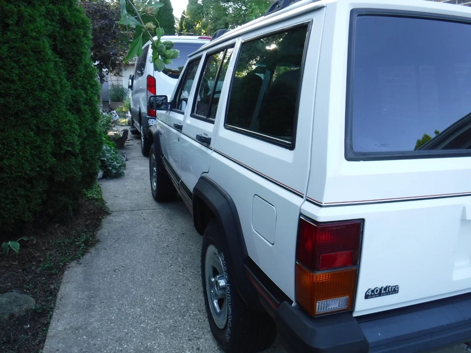 1996 Jeep XJ Cherokee - Image 6 of 21