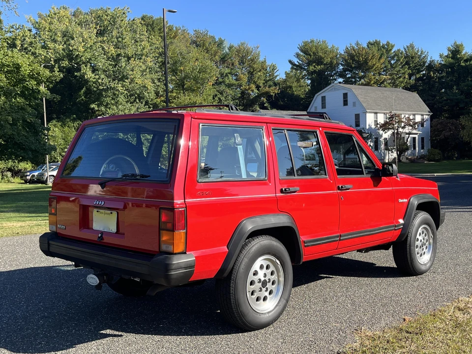 1996 Jeep XJ Cherokee - Image 19 of 31