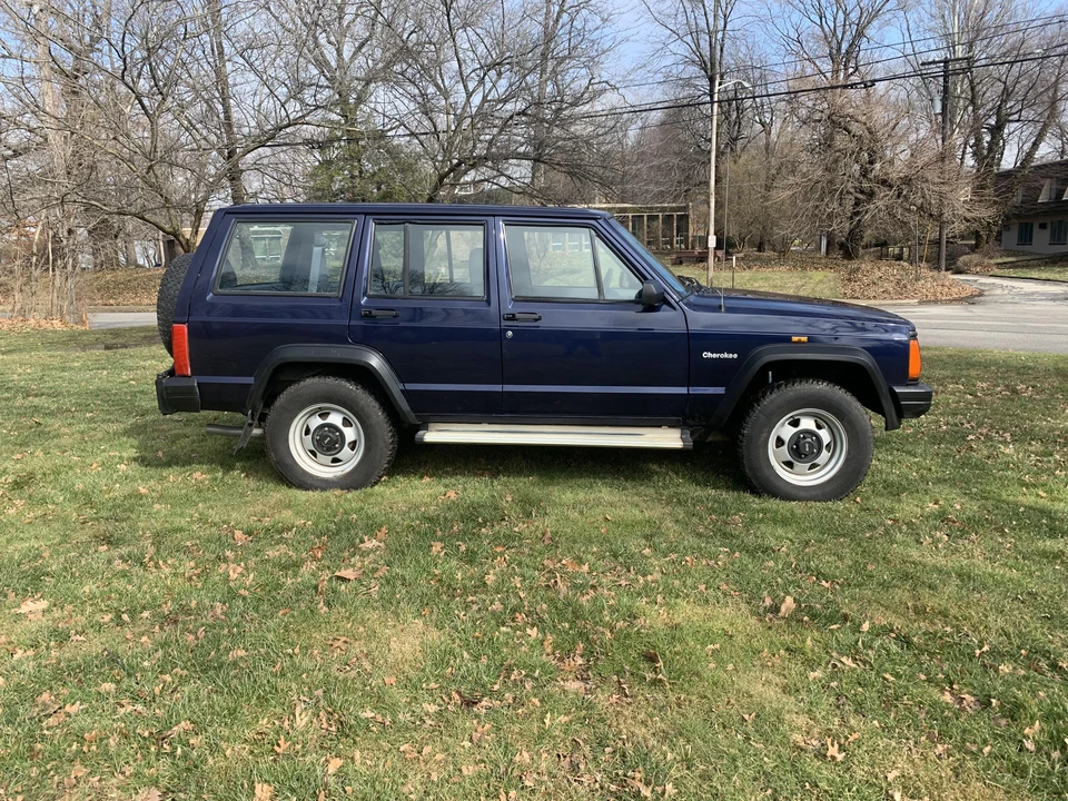 1996 Jeep XJ Cherokee - Image 19 of 31