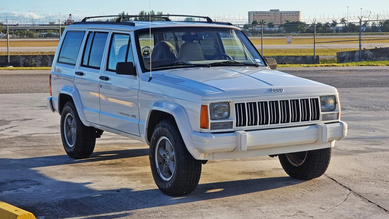1996 Jeep XJ Cherokee - Image 6 of 31