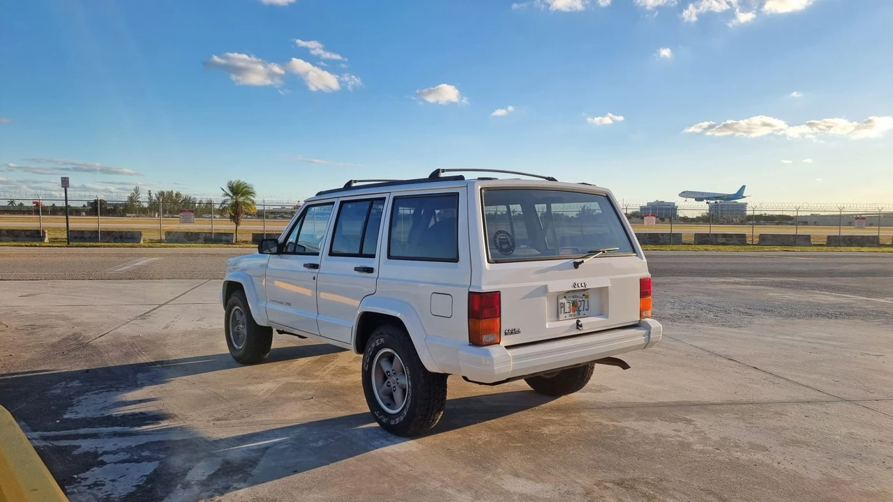 1996 Jeep XJ Cherokee - Image 17 of 31