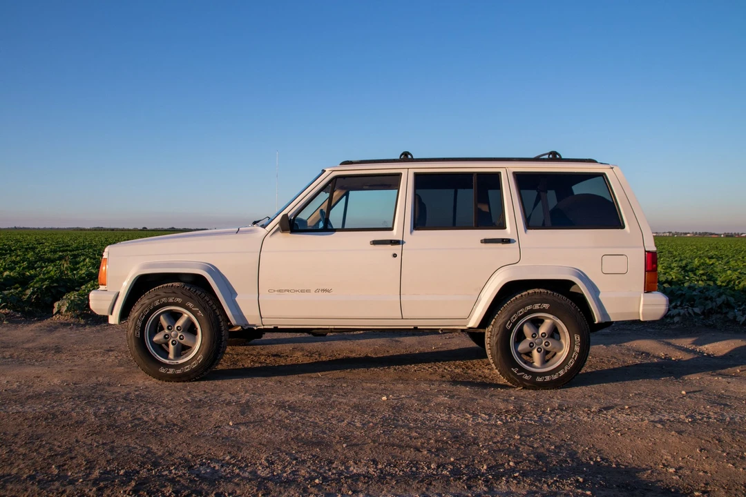 1996 Jeep XJ Cherokee - Image 14 of 31