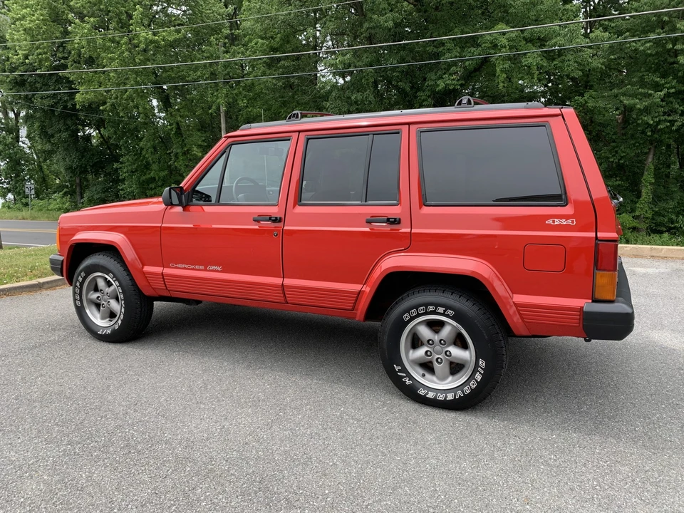 1996 Jeep XJ Cherokee - Image 10 of 31