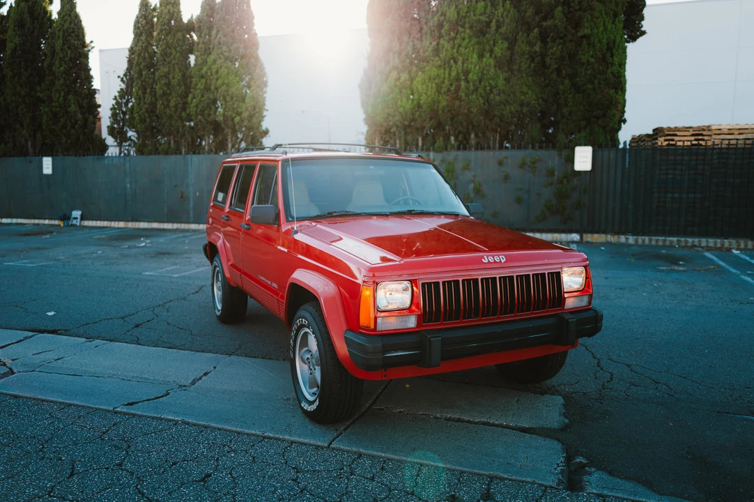 1996 Jeep XJ Cherokee - Image 8 of 31