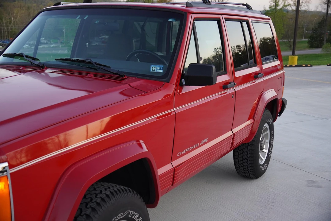 1996 Jeep XJ Cherokee - Image 19 of 31