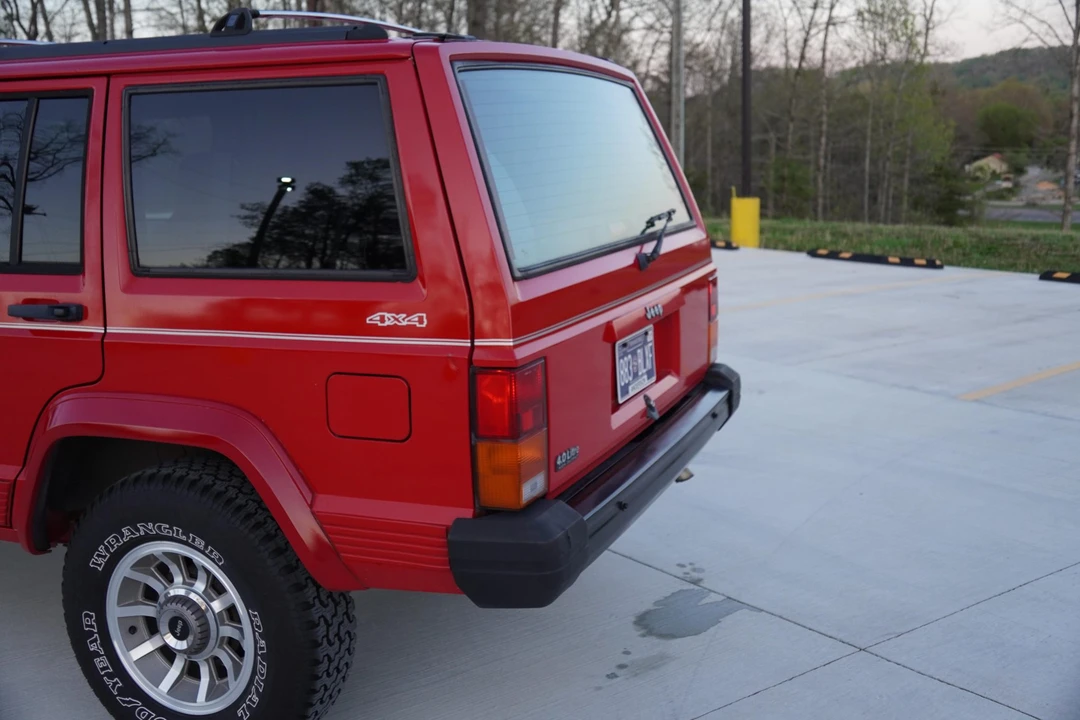 1996 Jeep XJ Cherokee - Image 21 of 31