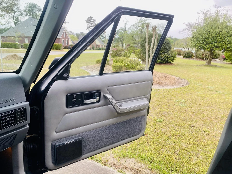 1996 Jeep XJ Cherokee - Image 28 of 31