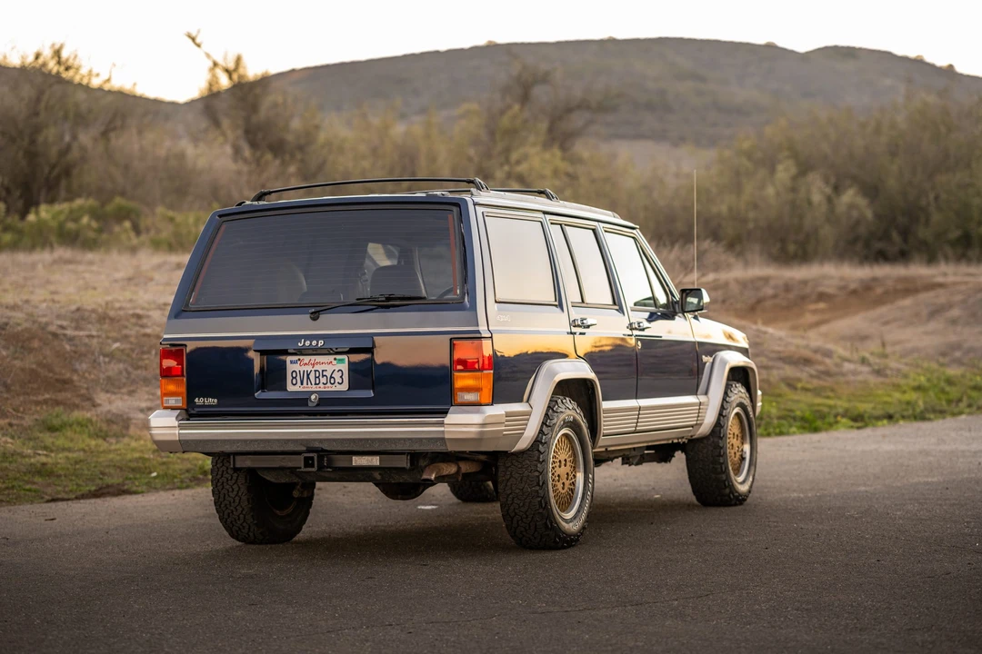 1996 Jeep XJ Cherokee - Image 10 of 31