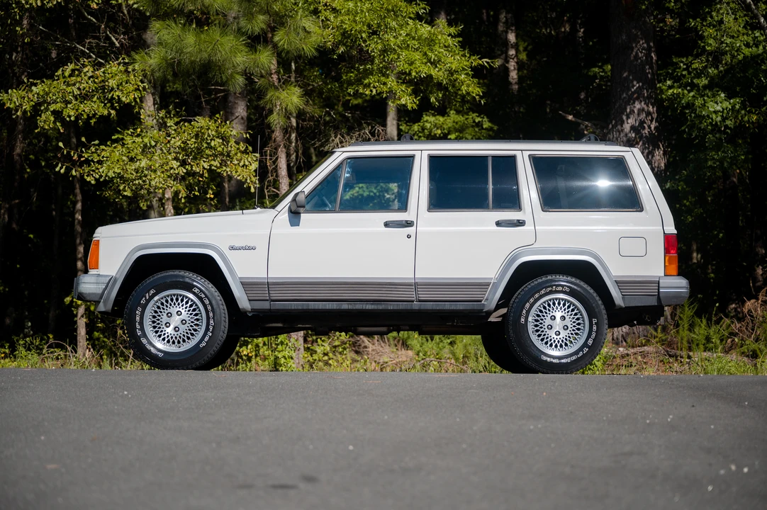 1996 Jeep XJ Cherokee - Image 6 of 31