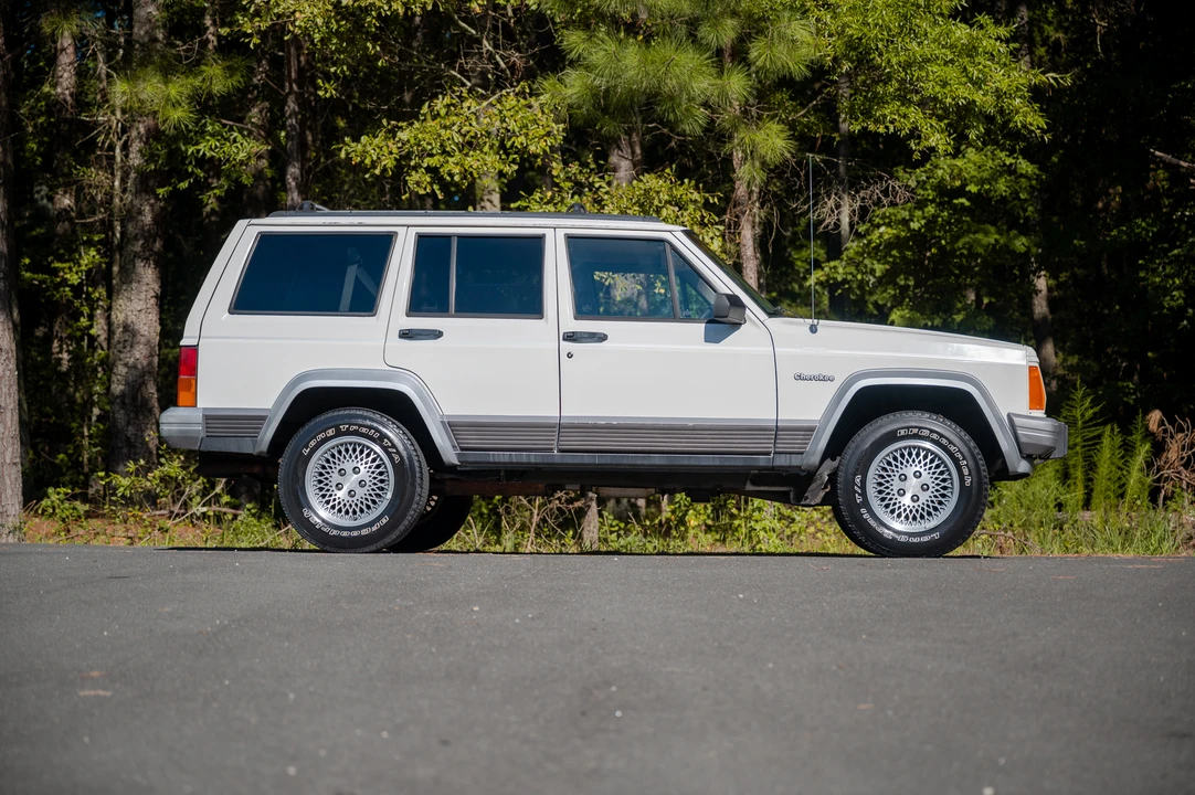 1996 Jeep XJ Cherokee - Image 2 of 31