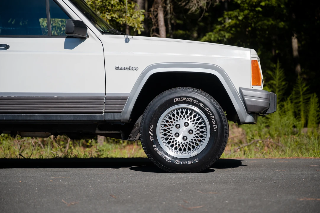 1996 Jeep XJ Cherokee - Image 10 of 31