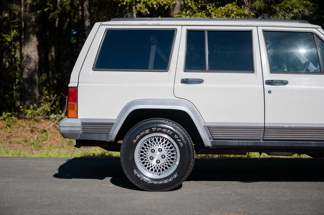 1996 Jeep XJ Cherokee - Image 12 of 31
