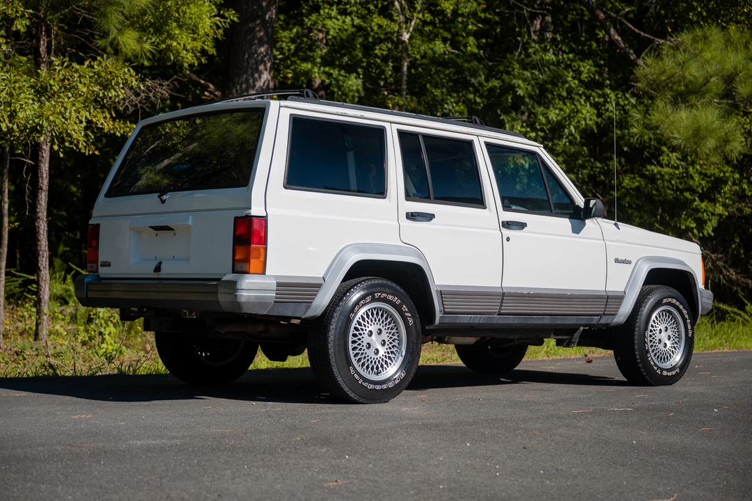 1996 Jeep XJ Cherokee - Image 9 of 31