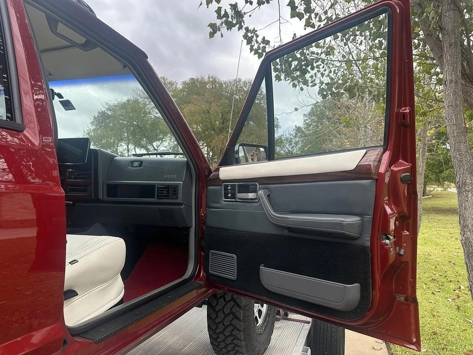 1996 Jeep XJ Cherokee - Image 9 of 12