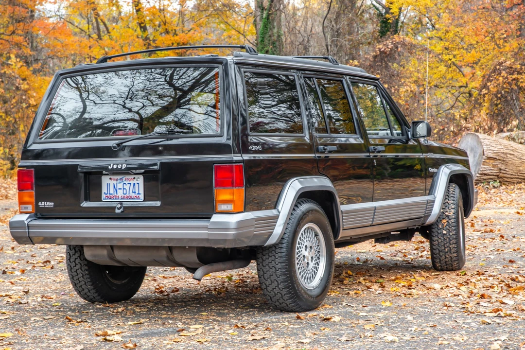 1996 Jeep XJ Cherokee - Image 6 of 31