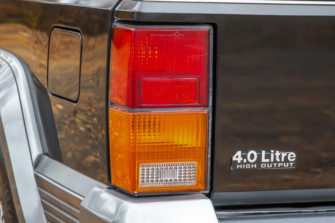 1996 Jeep XJ Cherokee - Image 15 of 31