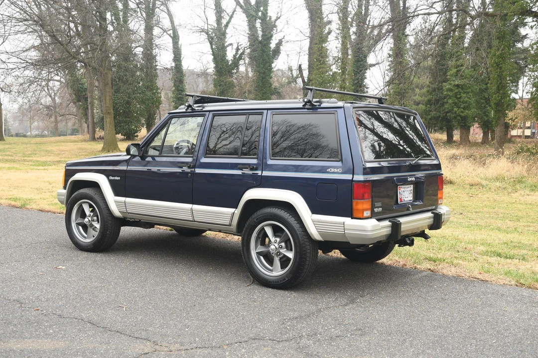 1996 Jeep XJ Cherokee - Image 10 of 31