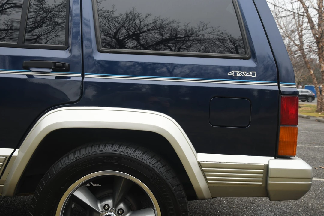 1996 Jeep XJ Cherokee - Image 14 of 31
