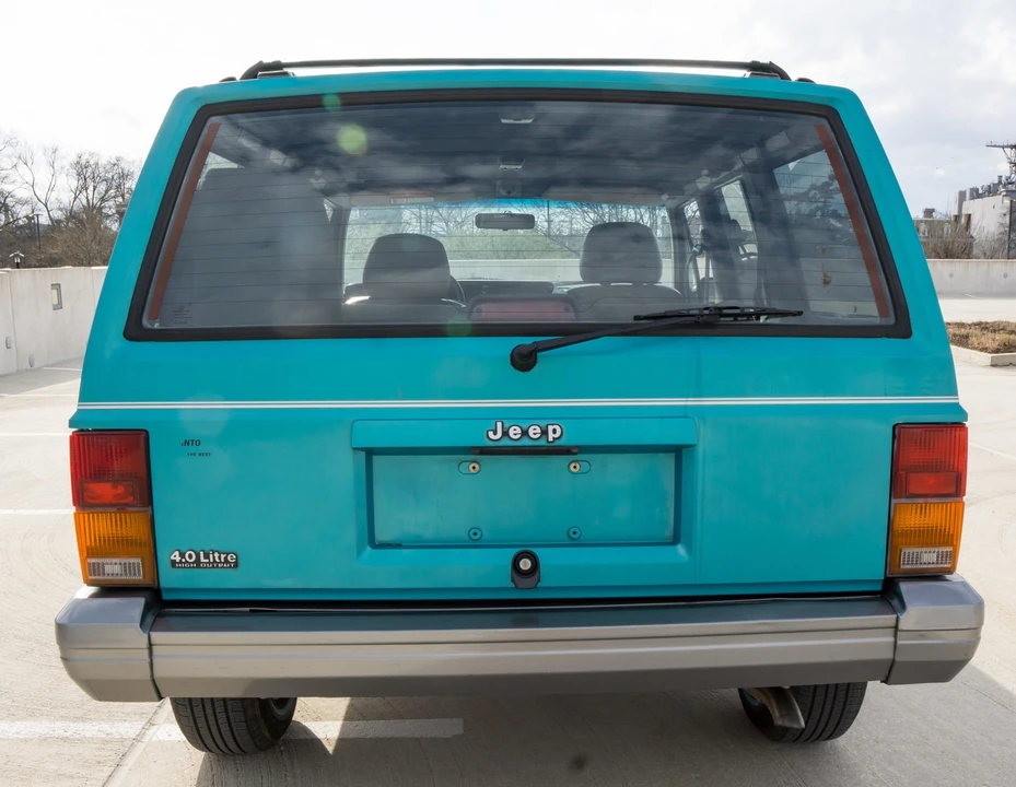 1996 Jeep XJ Cherokee - Image 16 of 31