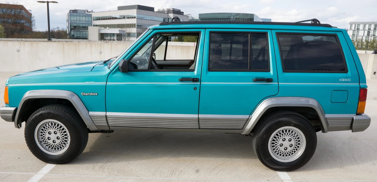 1996 Jeep XJ Cherokee - Image 10 of 31