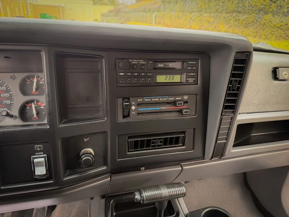 1996 Jeep XJ Cherokee - Image 19 of 21