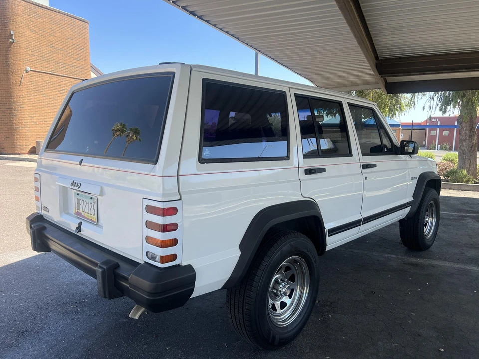 1996 Jeep XJ Cherokee - Image 14 of 31