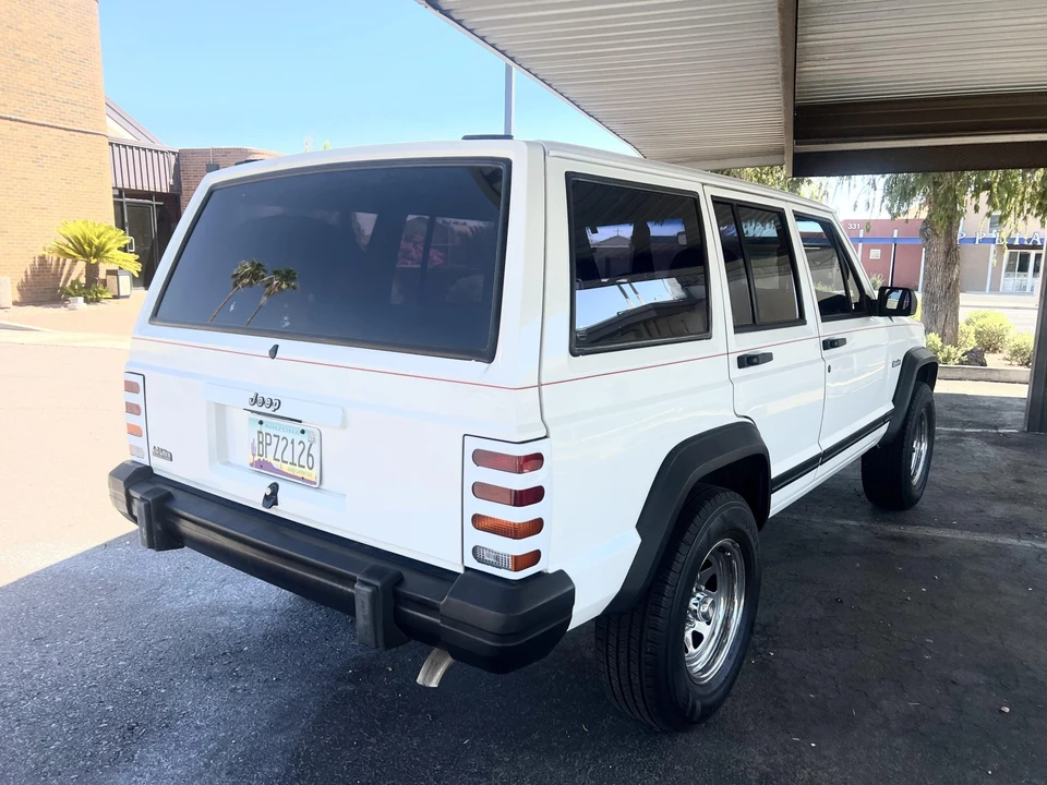 1996 Jeep XJ Cherokee - Image 15 of 31