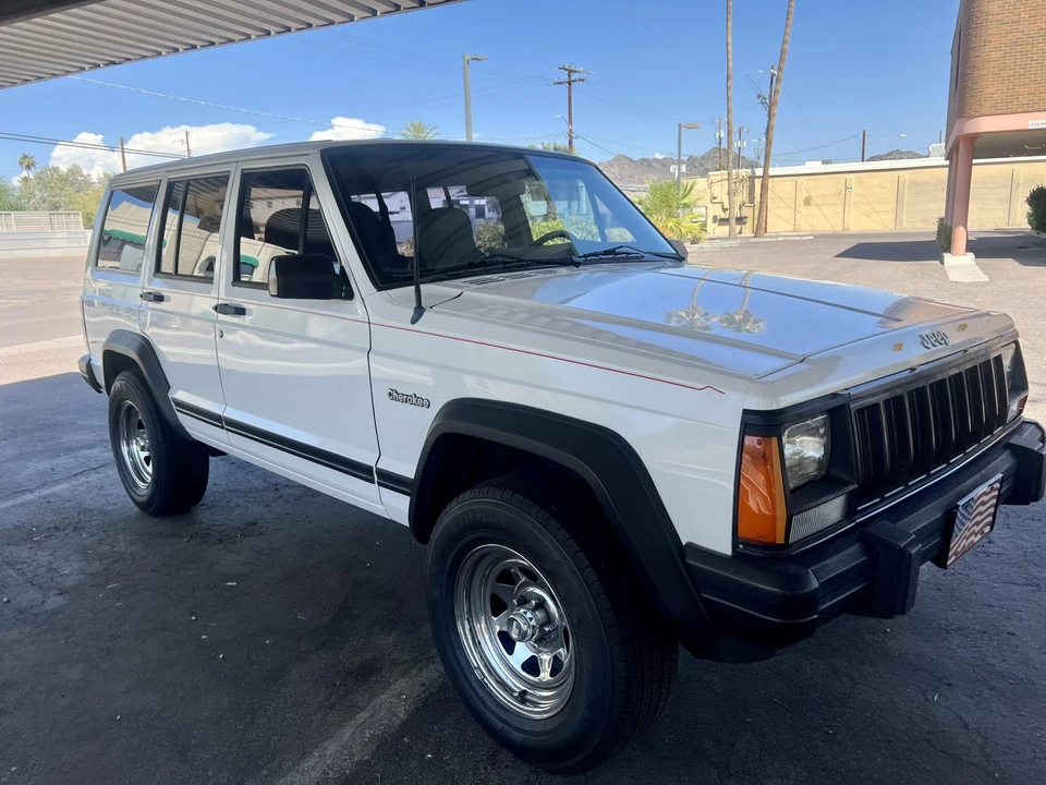 1996 Jeep XJ Cherokee - Image 19 of 31