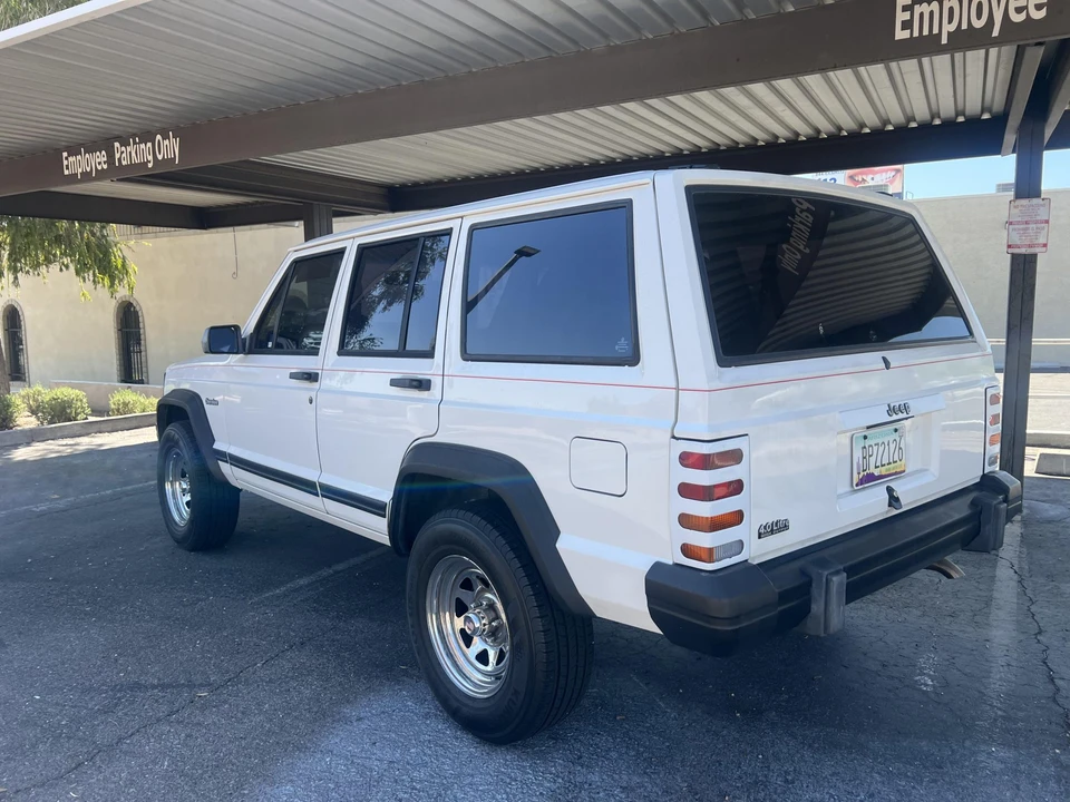 1996 Jeep XJ Cherokee - Image 10 of 31
