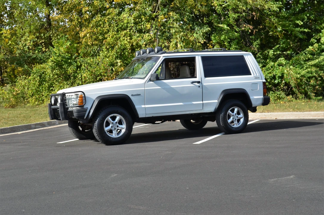 1996 Jeep XJ Cherokee - Image 8 of 31