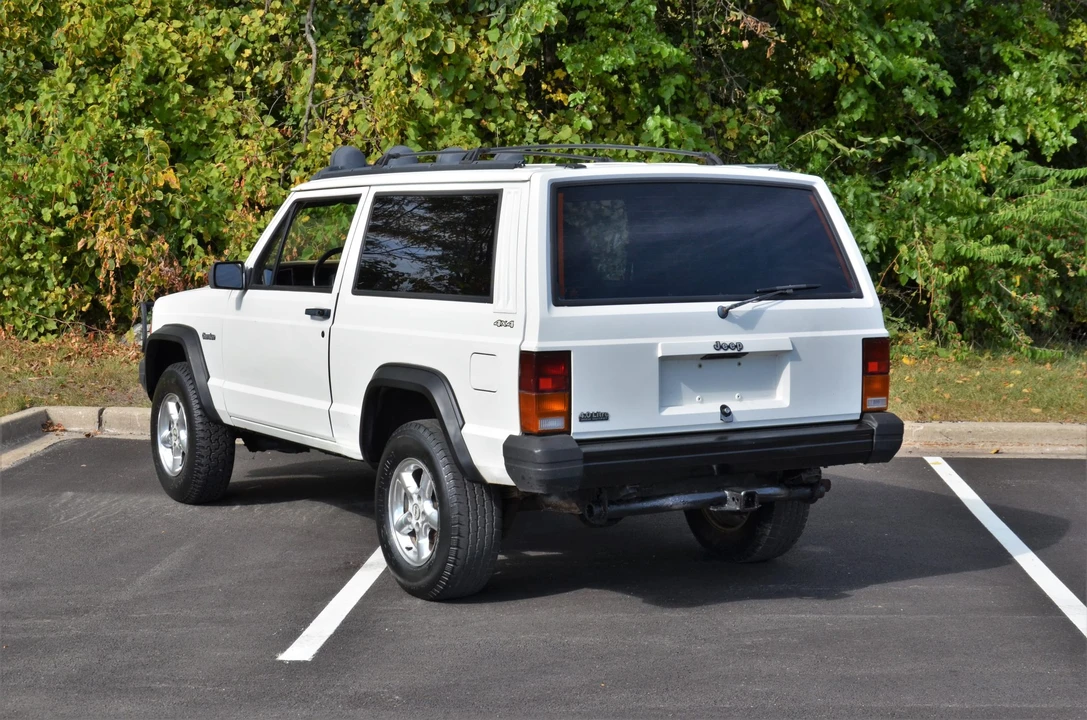1996 Jeep XJ Cherokee - Image 13 of 31