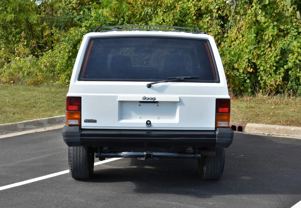 1996 Jeep XJ Cherokee - Image 15 of 31