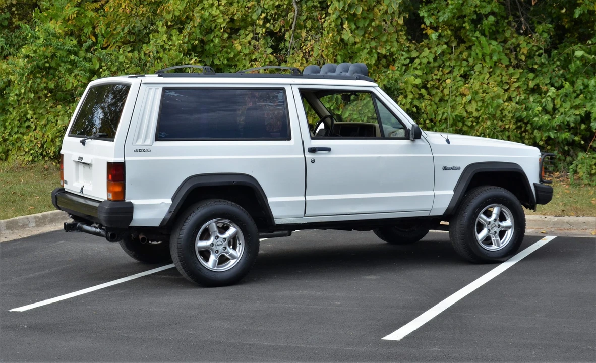 1996 Jeep XJ Cherokee - Image 18 of 31
